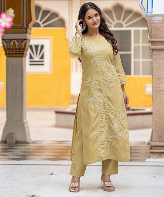 Women Floral Embroidered Regular Thread Work Pure Cotton Kurta with Trousers 5