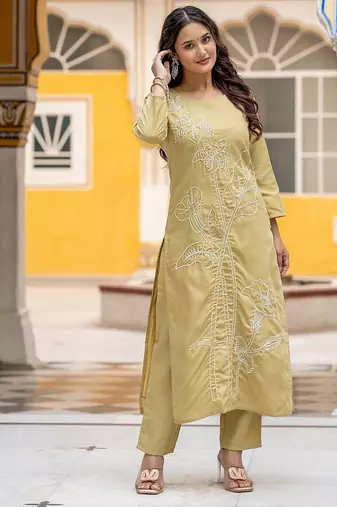 Women Floral Embroidered Regular Thread Work Pure Cotton Kurta with Trousers