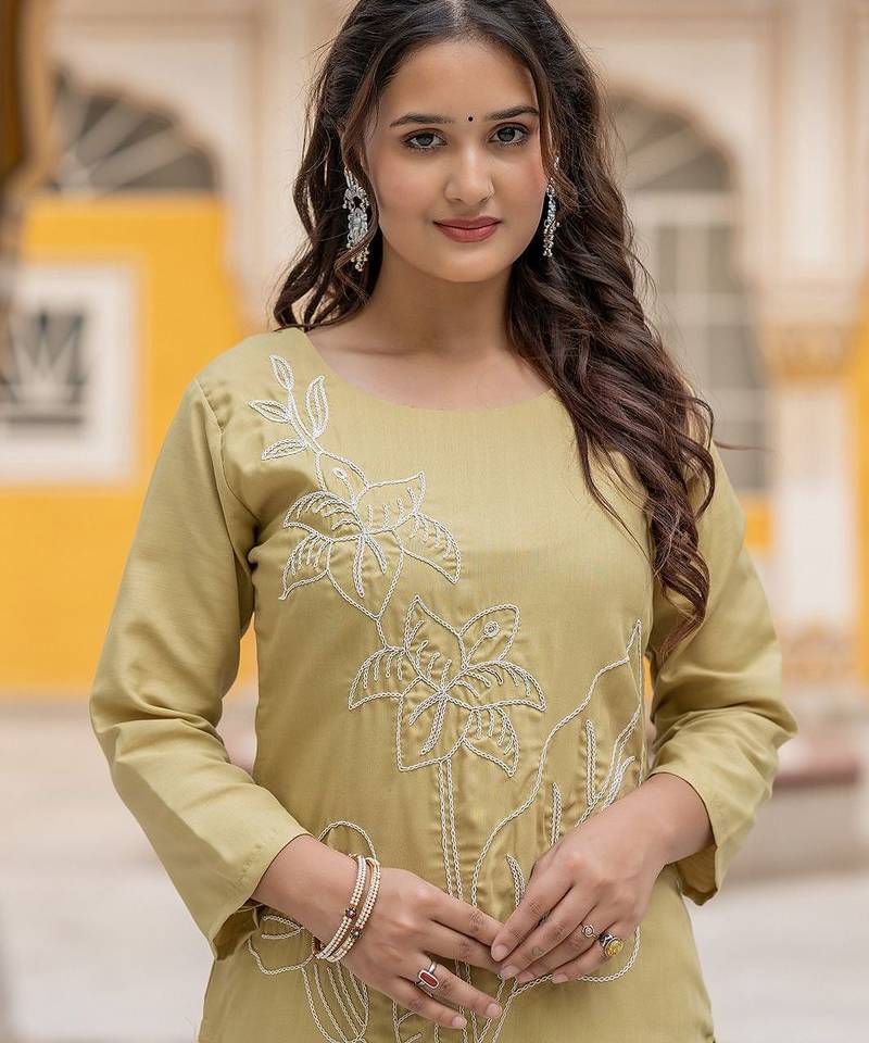 Women Floral Embroidered Regular Thread Work Pure Cotton Kurta with Trousers