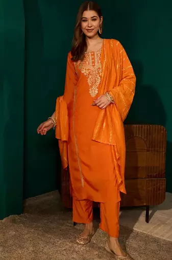 Women Embroidered Regular Thread Work Kurta with Trousers & With Dupatta
