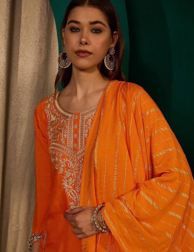 Women Embroidered Regular Thread Work Kurta with Trousers & With Dupatta