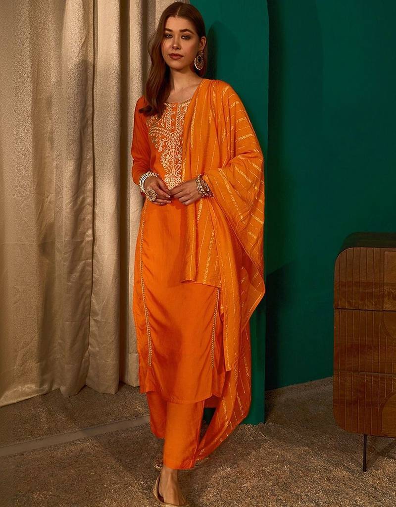 Women Embroidered Regular Thread Work Kurta with Trousers & With Dupatta