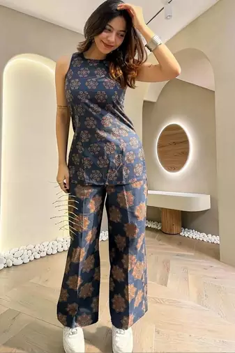 Women Ethnic Motifs Printed Regular Kurti with Palazzos