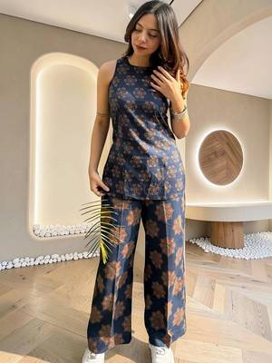 Women Ethnic Motifs Printed Regular Kurti with Palazzos 5