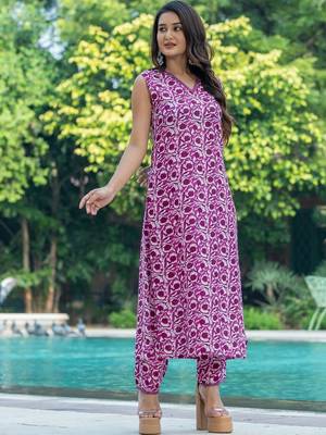 Women Ethnic Motifs Printed Regular Pure Cotton Kurta with Trousers 7