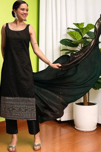 Women Ethnic Motifs Printed Regular Kurta with Trousers & With Dupatta