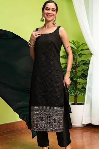 Women Ethnic Motifs Printed Regular Kurta with Trousers & With Dupatta
