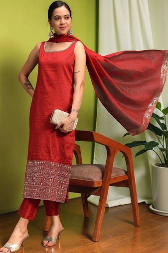 Women Ethnic Motifs Regular Thread Work Kurta with Trousers & With Dupatta