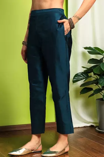 Women Ethnic Motifs Printed Regular Kurta with Trousers & With Dupatta