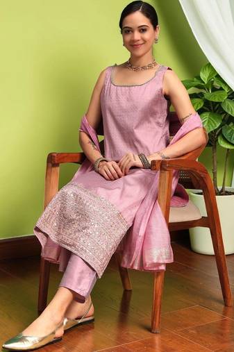 Women Ethnic Motifs Regular Kurta with Trousers & With Dupatta