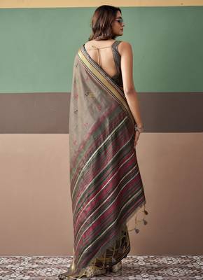 Grey premium cotton blend woven saree with contrast border 3