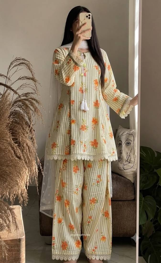 Off white crepe kurta set with farshi pant & nazmin dupatta