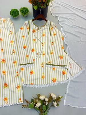 Off white crepe kurta set with farshi pant & nazmin dupatta 2