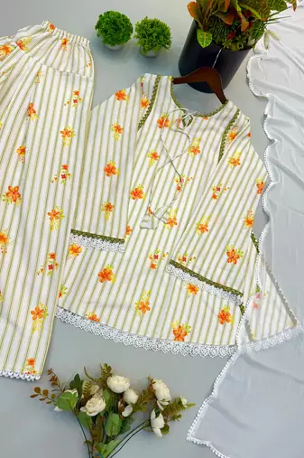 Off white crepe kurta set with farshi pant & nazmin dupatta