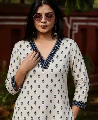 Rayon Printed Jaipuri Kurtas & Kurtis