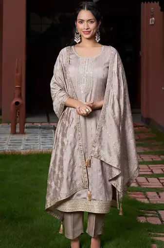 Grey silk blend embroidered kurta set