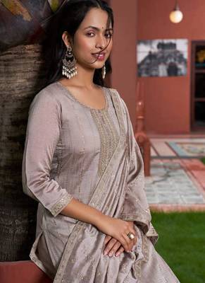 Grey silk blend embroidered kurta set 2