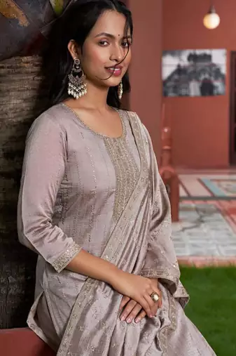 Grey silk blend embroidered kurta set