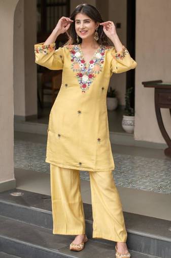Light-yellow crepe embroidered kurta set