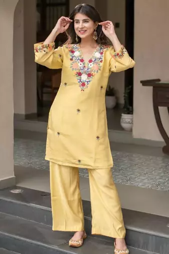 Light-yellow crepe embroidered kurta set
