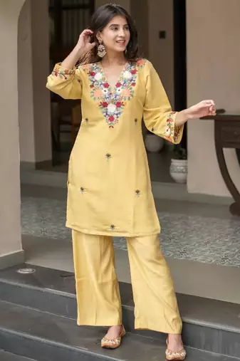Light-yellow crepe embroidered kurta set