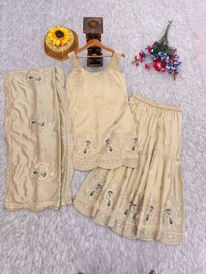 Light-ivory silk blend embroidered palazzo set 4