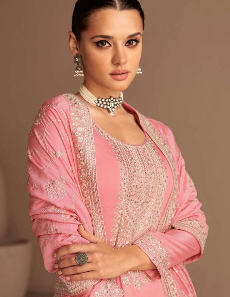Pink silk blend embroidered kurta set