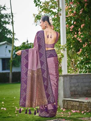 Women dusty mauve silk blend banarasi jacquard woven saree with blouse 2
