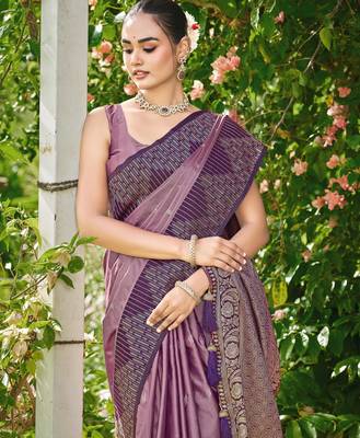 Women dusty mauve silk blend banarasi jacquard woven saree with blouse 3