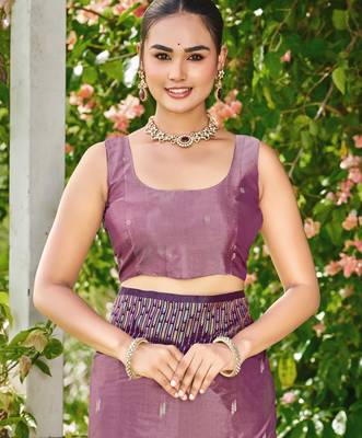 Women dusty mauve silk blend banarasi jacquard woven saree with blouse 4
