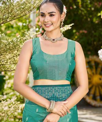 Women sea green silk blend banarasi jacquard woven saree with blouse 4