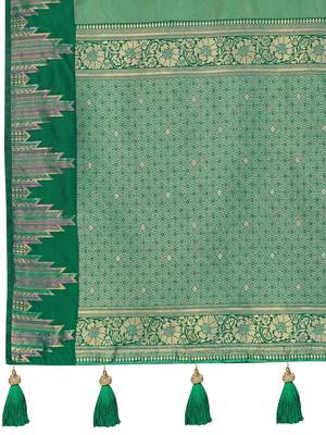 Women emerald green silk blend banarasi jacquard woven saree with blouse 5