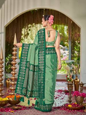 Women emerald green silk blend banarasi jacquard woven saree with blouse 2