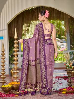 Women dusty mauve silk blend banarasi jacquard woven saree with blouse 2