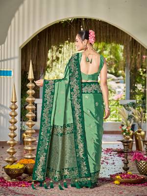 Women emerald green silk blend banarasi jacquard woven saree with blouse 2
