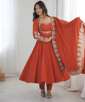 Roman silk blend embroidered gown set with chanderi dupatta 1