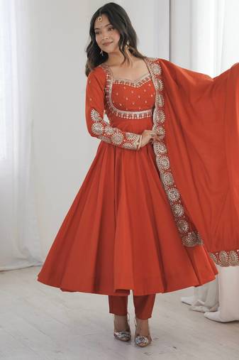 Roman silk blend embroidered gown set with chanderi dupatta