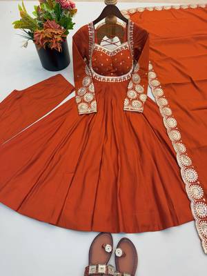 Roman silk blend embroidered gown set with chanderi dupatta 4
