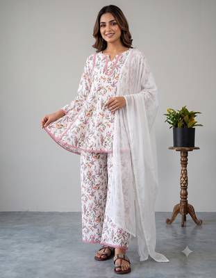 Floral print short kurti with farshi pant and dupatta set 1
