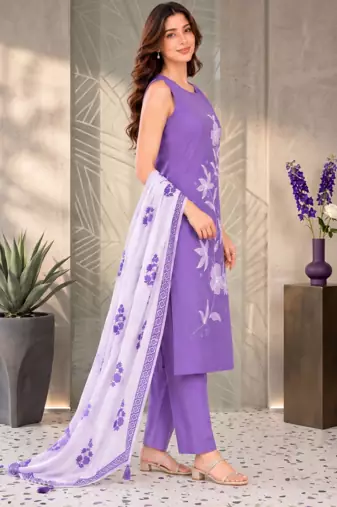 Lavendar embroidered sleeveless kurti set with trousers and white contrast dupatta
