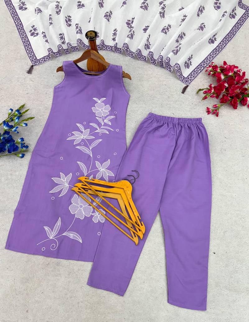 Lavendar embroidered sleeveless kurti set with trousers and white contrast dupatta