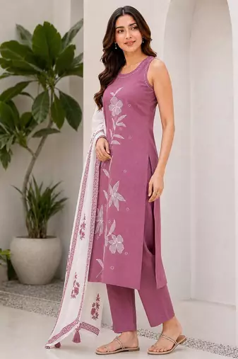 Oniun embroidered sleeveless kurti set with trousers and white contrast dupatta