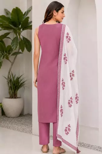 Oniun embroidered sleeveless kurti set with trousers and white contrast dupatta