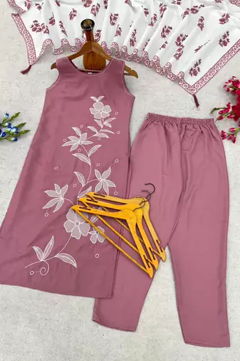 Oniun embroidered sleeveless kurti set with trousers and white contrast dupatta