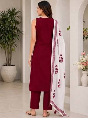 Red embroidered sleeveless kurti set with trousers and white contrast dupatta 3