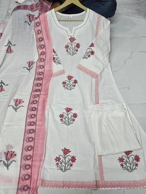 Off white pure cotton handblock floral printed kurta set with dupatta 1