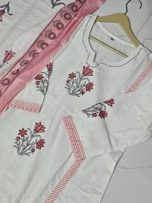 Off white pure cotton handblock floral printed kurta set with dupatta 4