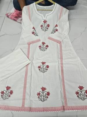 Off white pure cotton handblock floral printed kurta set with dupatta 5