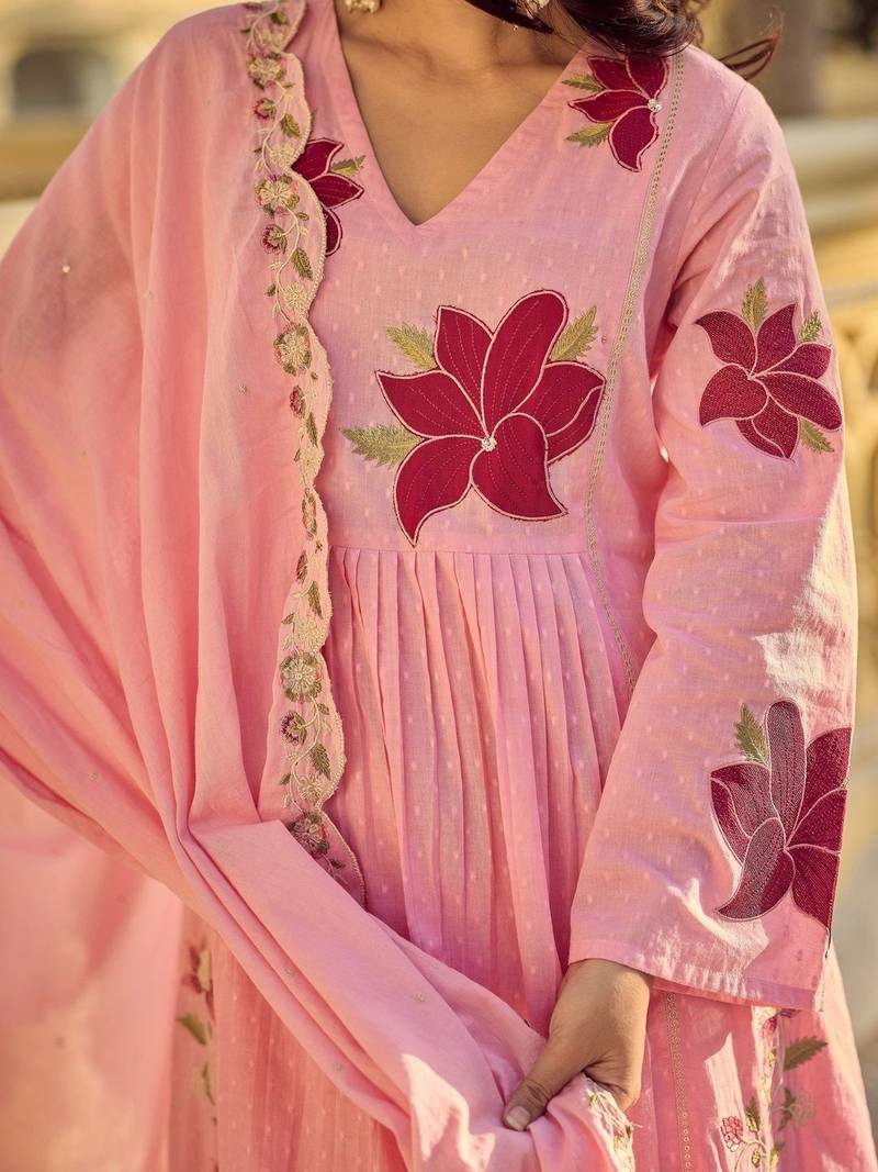 Women Floral Embroidered Pleated Thread Work Pure Cotton Kurta with Trousers & With Dupatta