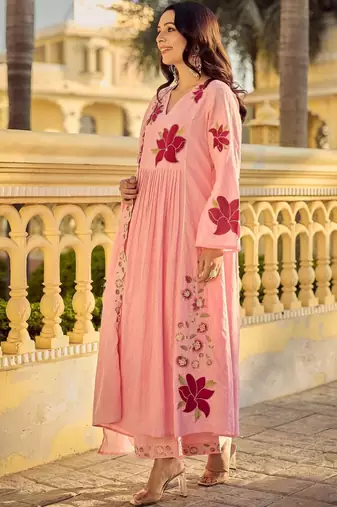 Women Floral Embroidered Pleated Thread Work Pure Cotton Kurta with Trousers & With Dupatta